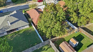 1129 W Hills Terrace in Saginaw, TX - Building Photo - Building Photo