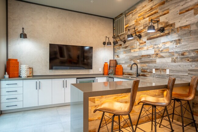 Havana Square Apartments in Tampa, FL - Foto de edificio - Interior Photo