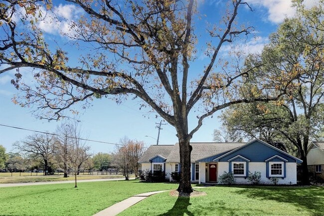 property at 10403 Raritan Dr