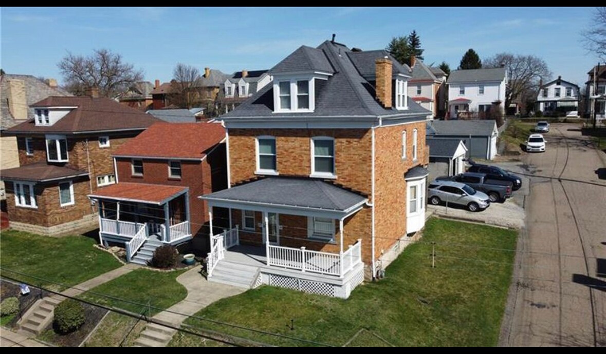 700 Ravenswood Ave, Unit Apt. 3 in Pittsburgh, PA - Building Photo