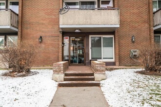 903-903 19 Ave SW in Calgary, AB - Building Photo - Building Photo