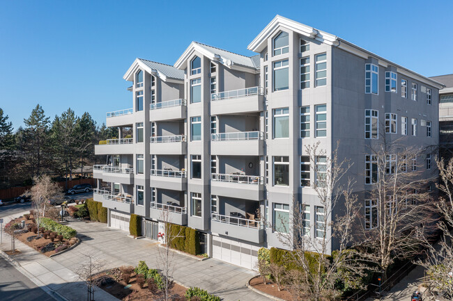 602 5th St in Kirkland, WA - Foto de edificio - Building Photo