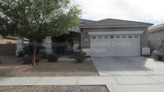 2825 E Trigger Way in Gilbert, AZ - Building Photo