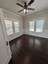 515 E Elm St in Seguin, TX - Building Photo - Building Photo