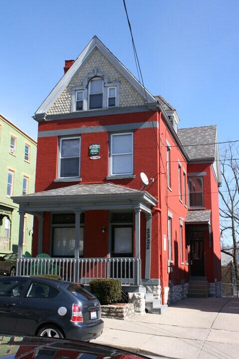 2322 Wheeler St, Unit 3 in Cincinnati, OH - Foto de edificio