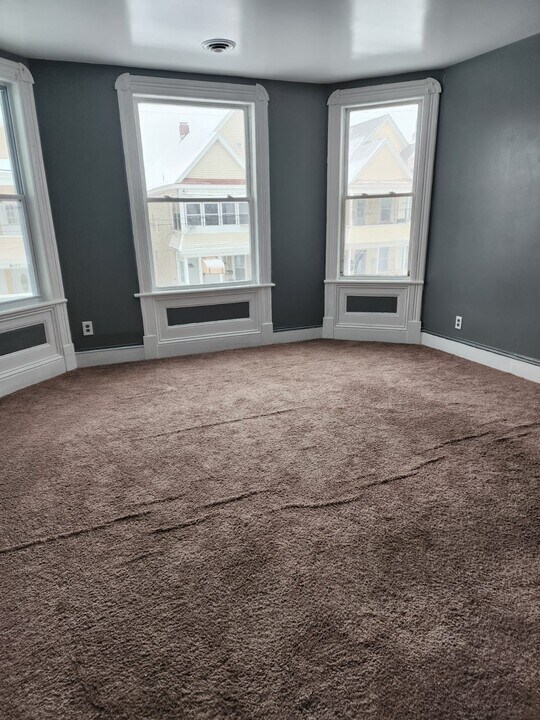 810 Lincoln Ave, Unit Hana in Schenectady, NY - Building Photo