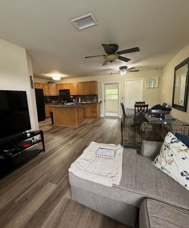 1651 SE Cascella Ct in Port St. Lucie, FL - Building Photo - Building Photo