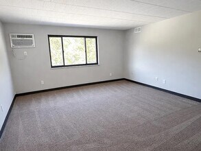 Chateau Apartments in Monroeville, PA - Foto de edificio - Building Photo