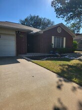 1003 Henrietta St in Fredericksburg, TX - Building Photo - Building Photo