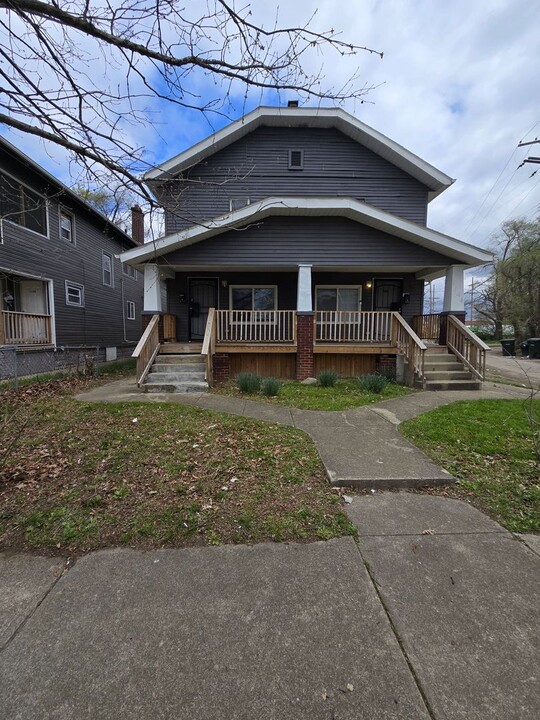 1142-1144 E 16th Ave in Columbus, OH - Building Photo
