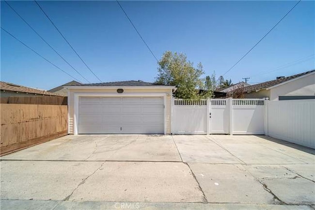 211 St Joseph Ave in Long Beach, CA - Building Photo - Building Photo