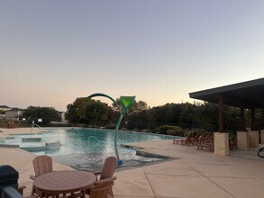 2038 Rhesus Vw in San Antonio, TX - Foto de edificio - Building Photo