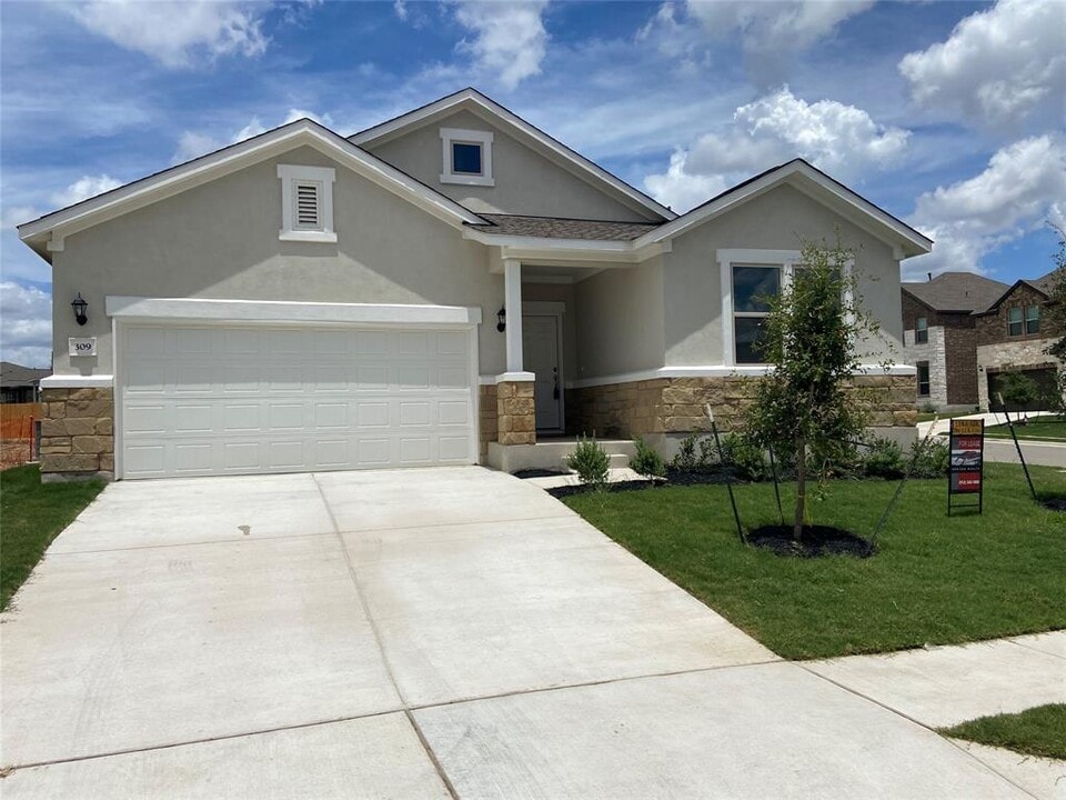 309 Akumal Ave in Leander, TX - Building Photo