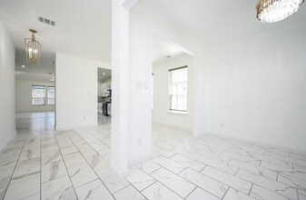 15106 Timberson Rdg Ln in Houston, TX - Foto de edificio - Building Photo