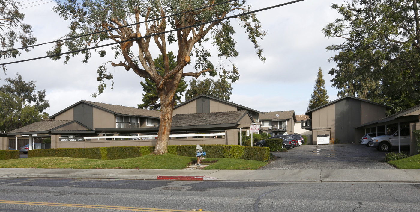 Garden Court Apartments in San Jose, CA - Building Photo