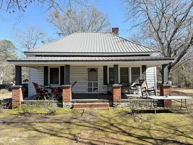 property at 101 Whitehead Cir