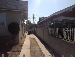 530 W 59th Pl in Los Angeles, CA - Building Photo - Building Photo