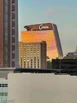 353 E Bonneville Ave in Las Vegas, NV - Building Photo