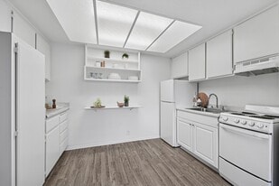 Sunnyside Senior Apartments in San Dimas, CA - Building Photo