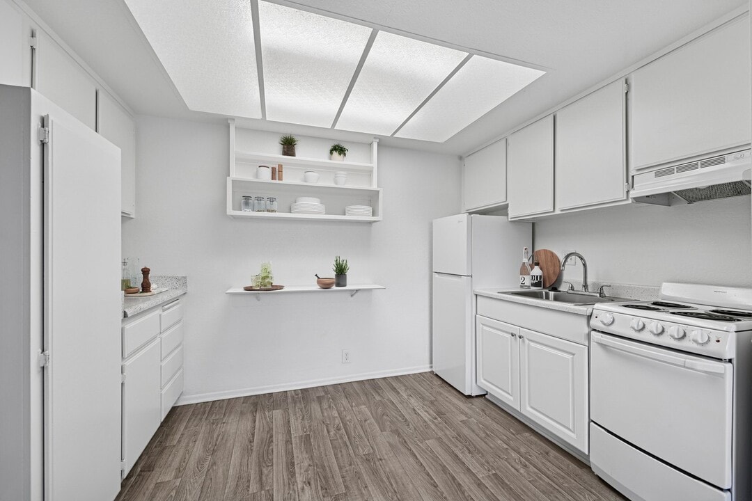 Sunnyside Senior Apartments in San Dimas, CA - Foto de edificio