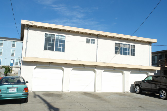 607 S 29th St in Richmond, CA - Foto de edificio - Building Photo