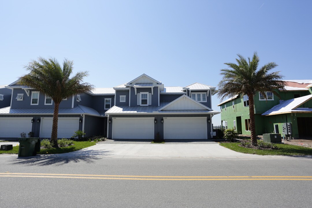 Channelside Luxury Townhomes in Jacksonville Beach, FL - Foto de edificio