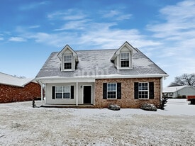 1128 Eastwoods Dr in Murfreesboro, TN - Building Photo