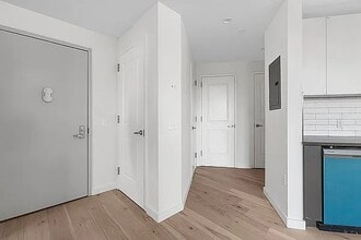 400 E 56th St in New York, NY - Building Photo - Building Photo