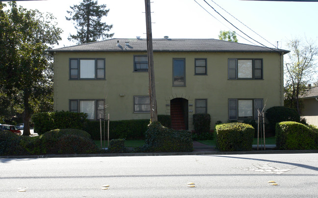 1307-1315 Hopkins Ave in Redwood City, CA - Foto de edificio - Building Photo