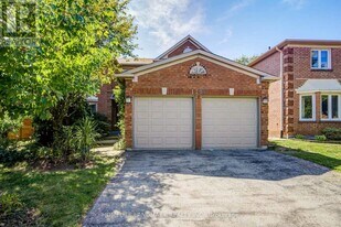 1194 Fairmeadow Trail in Oakville, ON - Building Photo