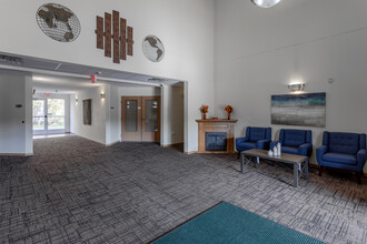 Terrace Hill Apartments in Ramsey, MN - Foto de edificio - Interior Photo