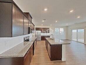 6128 Wild Lilac Ct in Las Vegas, NV - Building Photo - Building Photo