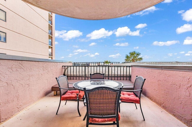 2406 N Ocean Blvd in Myrtle Beach, SC - Building Photo - Building Photo