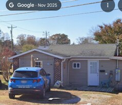 556 E Yancey St in Marion, NC - Building Photo