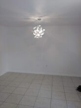 1601 Big Tree Rd, Unit Yorktowne Estates in South Daytona, FL - Building Photo - Building Photo