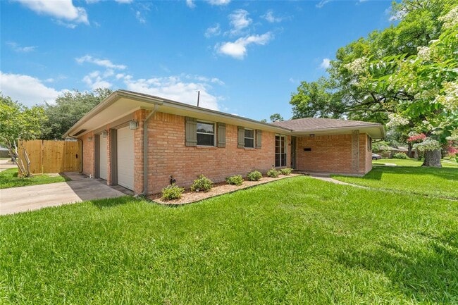 4118 Donna Lynn Dr in Houston, TX - Building Photo - Building Photo