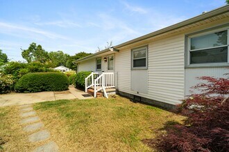 3 Joan Cir in Newport News, VA - Building Photo - Building Photo