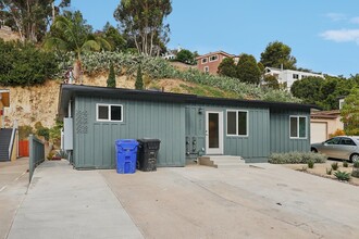 2962-2964 Reynard Way in San Diego, CA - Building Photo - Building Photo