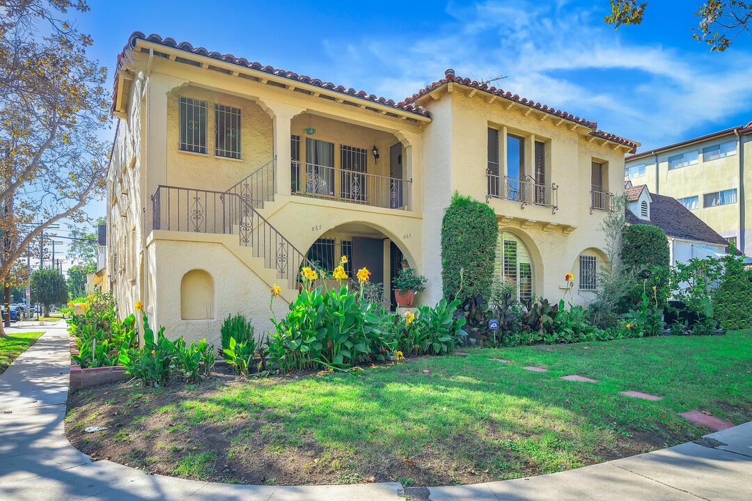 867 S Le Doux Rd in Los Angeles, CA - Building Photo