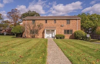 85 Troy Dr in Springfield, NJ - Building Photo - Building Photo