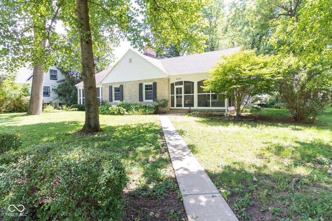 6353 Riverview Dr in Indianapolis, IN - Building Photo