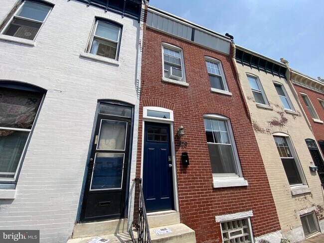 property at 879 N Myrtlewood St