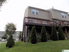 1145 Sparrow Way in Breinigsville, PA - Building Photo - Building Photo