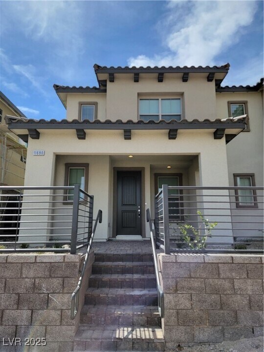11680 Hamilton Lk Ave in Las Vegas, NV - Building Photo