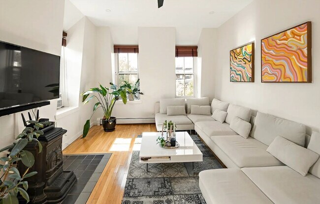 33 E Concord St, Unit 24 in Boston, MA - Building Photo - Building Photo