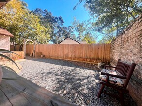 1914 Indian Shores Rd in Crosby, TX - Building Photo - Building Photo