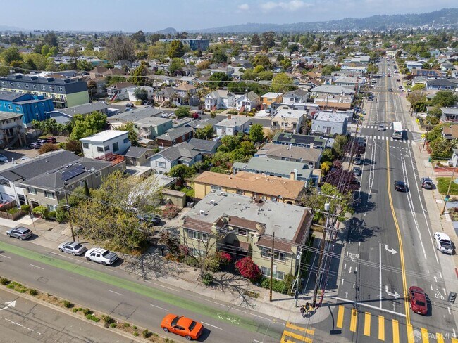 902 40th St in Oakland, CA - Building Photo - Building Photo