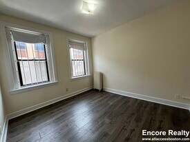 1148 Commonwealth Ave, Unit 18 in Boston, MA - Building Photo