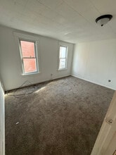 1303-1303.5-13035 Penn Ave, Unit Apt C in Jeannette, PA - Foto de edificio - Building Photo