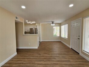 5217 Caspian Springs Dr in Las Vegas, NV - Building Photo - Building Photo
